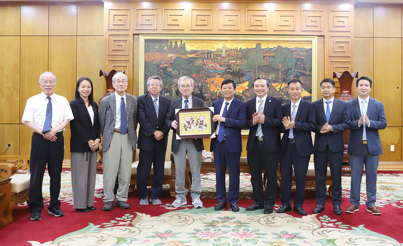 Phó Chủ tịch UBND tỉnh Ngô Tân Phượng tiếp xã giao Đoàn công tác Hội đồng Xúc tiến Hòa bình Hữu nghị Nhật - Việt